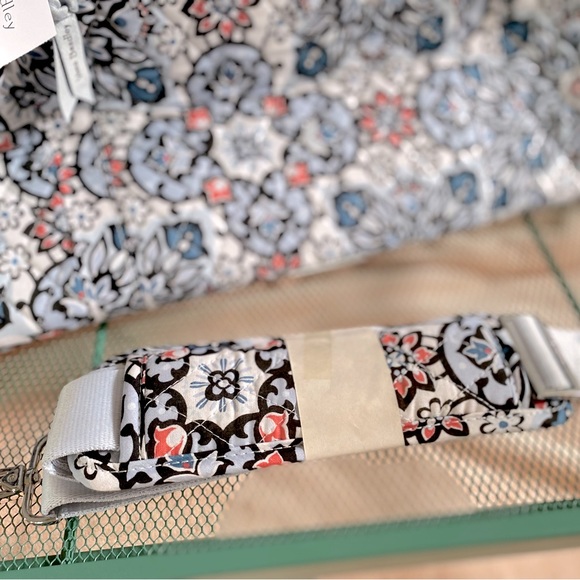 Vera Bradley Deluxe Travel Tote Bag ✨ Lisbon Medallion - Picture 6 of 16